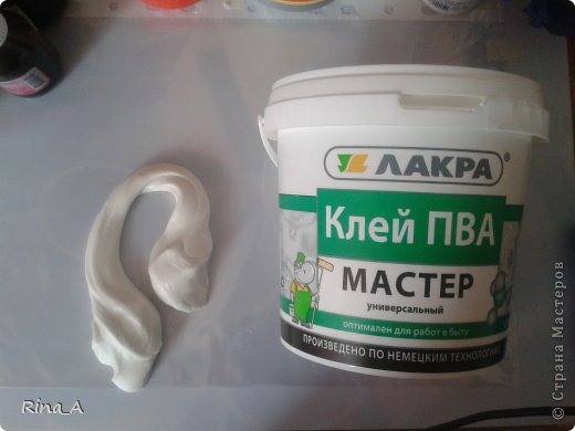 ХФ №1 - Обычный клей ПВА.
Сначала наливаю в миску клей, глицерин и масло. Все хорошенько перемешиваю. Затем все это дело в микроволновку пока не закипит. Затем добавляю крахмал и замешиваю до нужной консистенции. (фото 2)