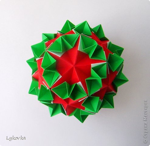 Кусудама в цветах флага Беларуси ( стр.50-51 книга "Lovely Kusudama Flower Ball"Tomoko Fuse )
 
 (фото 2)