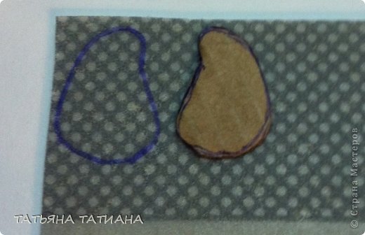 СОЗДАЁМ ГЛАЗКИ:
С обратной стороны линолеума обрисовываем трафарет.
(фото 13)