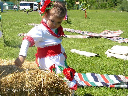 У нас в г.Тальное Черкасской обл. прошёл марш вышиванок. Вот такой наряд я смастерила своей украиночке.