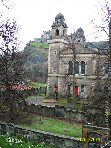 Старинное кладбище рядом с церковью Св. Кутберта (Saint Cuthbert's Parish Church).  (фото 5)