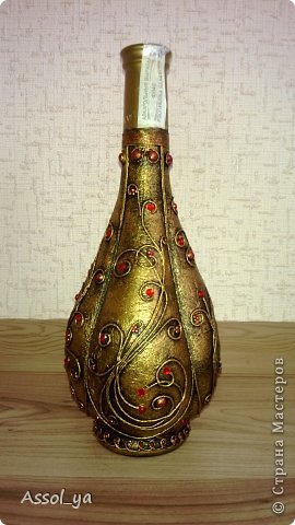 еще немного блёсточек, сбрызнуть акриловым лаком-спреем и готово))
(фото 6)