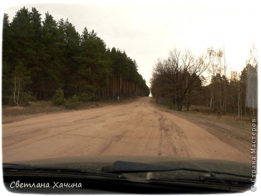 Это дорога объездная. Мы как правильные- увидели знак и поехали… Это впечатлило! Дорога грунтовая и «убитая» большегрузами . Был там асфальт или нет- тайна сия велика есть. Мы ехали по песку. Обратно мы уже на эту удочку не попались! Дураков нет!))) (фото 2)