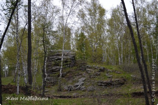 По дороге к Туимскому провалу мы сфотографировали, вот такие огромные каменный валуны. (фото 10)