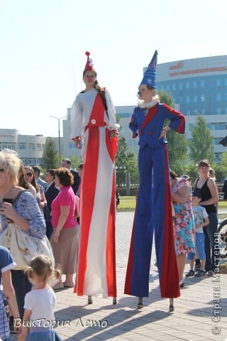 для детей было множество развлечений и цирк и ростовые куклы и концерт(моя дочечка на нем выступала)))) (фото 3)