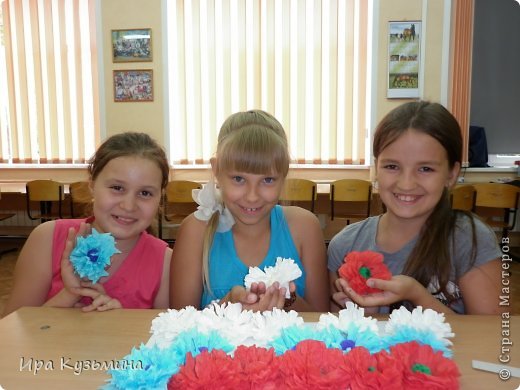 Васильки, ромашки и маки получились у девочек , как живые (фото 3)