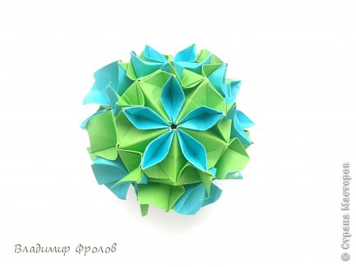 
Wind Flower
Designer: Vladimir Frolov
30 units, squares 6,5 cm
No glue
Схема https://www.flickr.com/photos/92098378@N03/22640757665/ (фото 1)