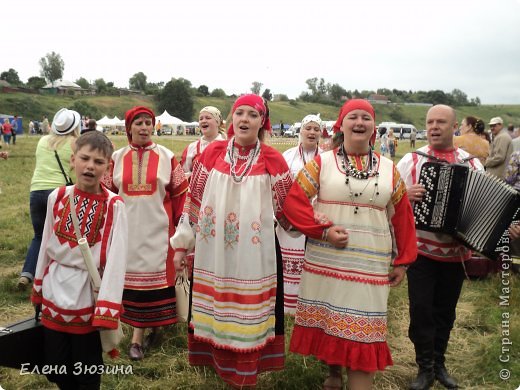 После выступления на сцене артисты пошли в народ! (фото 102)