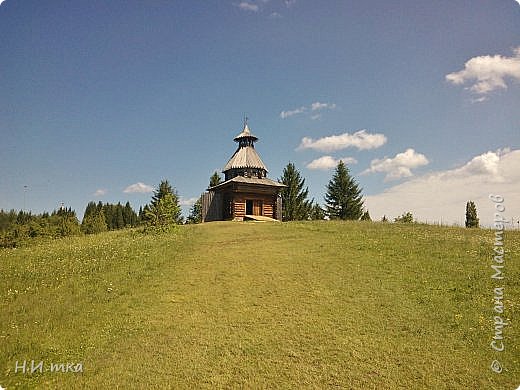 Крепость была срублена в 1663 году и прикрывала подступы к Кунгуру, бывшему тогда центром Южного Прикамья. В 1671 и 1708 годах Торговищенский острог выдержал башкирские набеги. (фото 2)