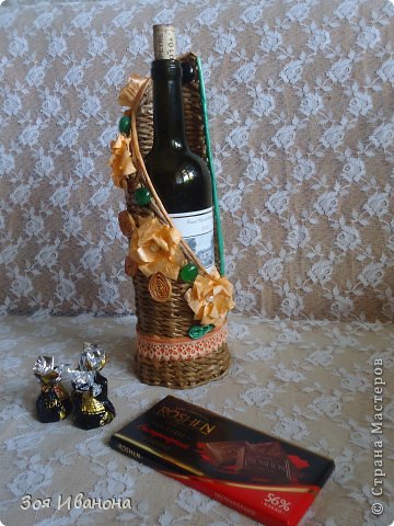 Это подставка под напитки. Цветы делала из офисной бумаги плотностью 55. (фото 10)