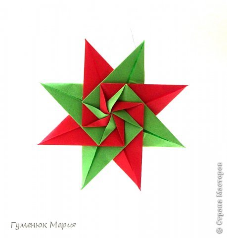 Всем привет!
Третья часть эпопеи))) серии Corona Star Series (Maria Sinayskaya)


squares, 
8 units,
no glue
 


и сюрприз)))) для фотолюбителей))) 
