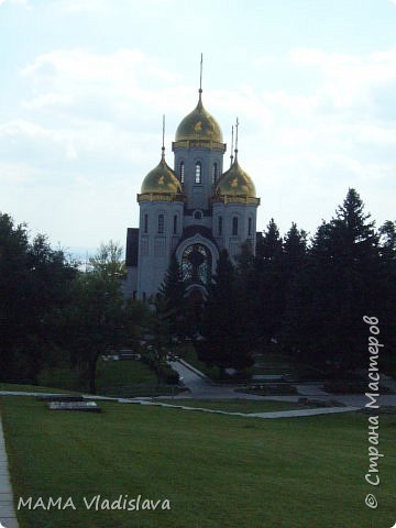 Отсюда же открывается превосходный вид на храм Всех Святых. (фото 20)