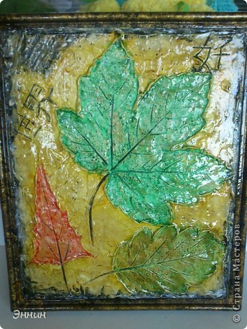 Лак у меня есть и акриловый, но захотелось побольше блеска)))), и, я использовала, Яхтный лак. Тот самый, с запахом))). Лакировала на лестничной клетке. Но, к моему удивлению, запах через 3 часа улетучился, так как сильная жара у нас третий день как. (фото 22)