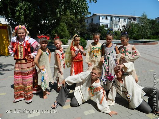 А ведь танцы и правда сближают людей! (фото 6)