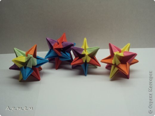 Name: Omega Star
Designer: -
Parts: 6
Paper: 7,5*7,5 cm
Final height: ~4 cm
Joint: no glue
 (фото 3)