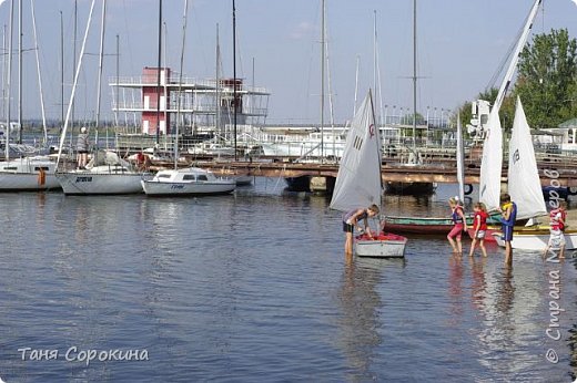 Паруса - это наши крылатые души,
Словно белые птицы они над волною парят...
 (фото 31)