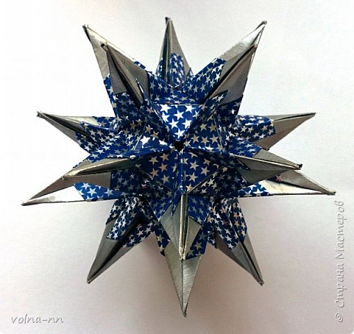 Ну и на закуску мой шипастик

Spiky Star
Designer: David Brill
Parts: 30
Paper: 4*7cm (A-sized или 1:?2)
Joined with : nothing
Final height: ~11 cm
http://www.youtube.com/watch?v=skU1nUTaHSQ (фото 3)