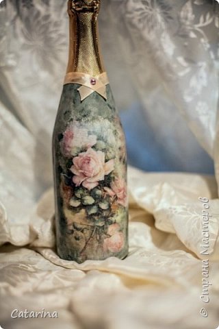 Здесь рисовая карта. Сложный фон подбирала по цветовой гамме рисунка и просто наносила губкой фрагментарно. (фото 2)
