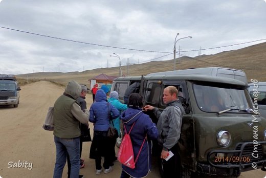 На этом транспорте нам предстоял путь дальше в поселок Хужир. (фото 29)