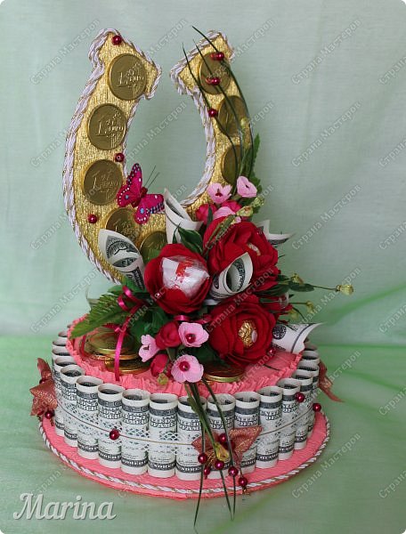Тортик с подковой, внутри тоже конфетки)) (фото 11)