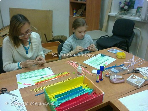 Рамиля Хамзовна, Вика. Еще в группе есть Настена, Даша и Поля, но их работ пока еще нет, они еще над ними трудятся. (фото 15)