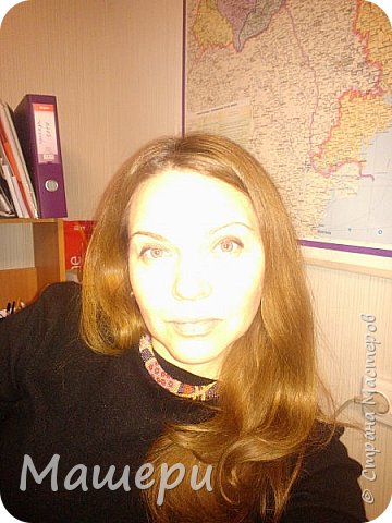 А между делом связан новый бисерный жгут. ОбоЖЖаю за это своего вдохновителя Елену Даринцеву. Вот так жила-жила, и не знала, что такое существует и может даже быть сделано самостоятельно. Балдею от вязания жгутов. И всем советую.
А вообще, это украшение, которое украсит так любимую многими дамами (и мной) черную одежду и может быть изготовлено в любой цветовой гамме. (фото 7)