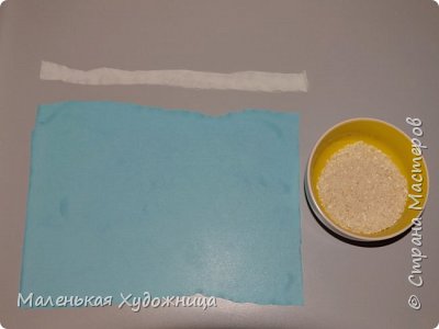 Доброго времени суток СМ!
Недавно мне понадобилось сделать стулья для своих любимых куколок. Но стул - это не для меня. Я выбрала более экономный, простой и красивый вариант - это пуфик "Груша"! На него можно посадить любых кукол: от маленьких Барби до Monster High!
Итак, приступим!
Нам понадобится:
Полупрозрачная (лучше тянущаяся) ткань. Из-за этой "прозрачности" будет видна крупа, а так более красивее.
Лента или полоска другой такого же типа ткань.
Крупа. Советую рис или гречку.
(фото 2)