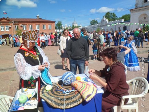 Заместитель главы администрации и артисты не остались в стороне. (фото 11)