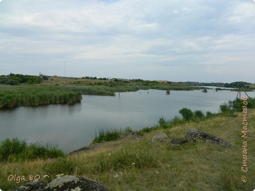 Немножко пасмурно, но все равно хорошо... На другом берегу реки, по центру есть маленькая белая точка. Интересно... (фото 13)