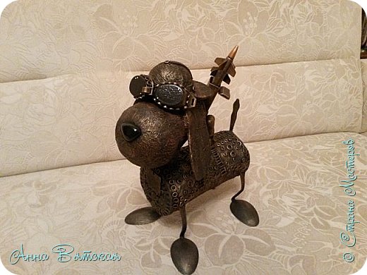 Доброго времени суток!!! Буду не многословна....вот такой защитник отечества у меня получился -переносной зенитно-ракетный комплекс "Блохиш"))))))заказал мне его Главный механик нашего предприятия, производящего авиационную и ракетную технику...поедет это ЧУДО в Москву директору нашего концерна на юбилей)))) (фото 1)