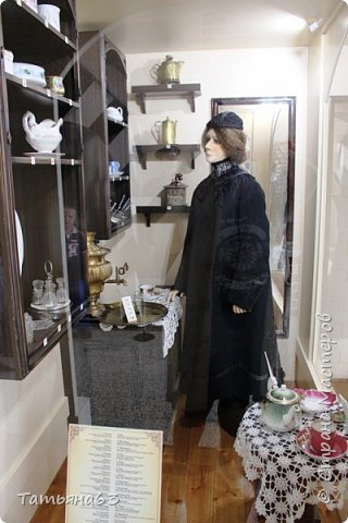 Этому пальто более ста лет! Жаль ближе никак не могла сделать фото...оно еще с вышивкой. (фото 20)