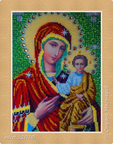 СМОЛЕНСКАЯ ИКОНА БОЖИЕЙ МАТЕРИ, ИМЕНУЕМАЯ "ОДИГИТРИЯ" ЧТО ЗНАЧИТ "ПУТЕВОДИТЕЛЬНИЦА".
Святая икона Божией Матери Одигитрии - одна из главных святынь Русской Церкви. Верующие получали и получают от нее обильную благодатную помощь. Матерь Божия через Свой святой образ заступает и подкрепляет, путеводствуя ко спасению. Есть и день празднования Смоленской иконе, прославившейся в ХIХ веке, - 5 ноября, когда этот образ по распоряжению главнокомандующего русской армией М. И. Кутузова был возвращен в Смоленск. (фото 4)