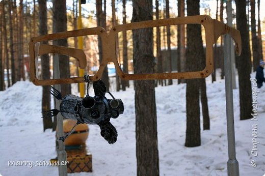 Еще я увидел огромные очки. Интересно кому же они подойдут Оо  Очки примерить не удалось, поэтому немного покачаемся :) (фото 9)