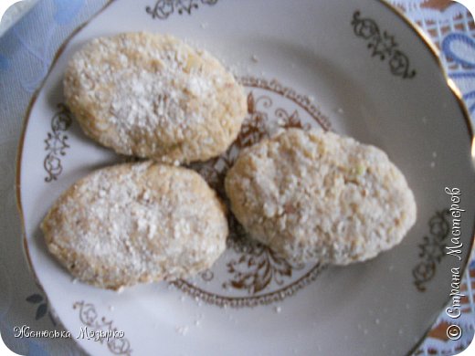 А потом из этого колобка формирую котлетки. Большими я их делать не советую, они могут ломаться-распадаться при переворачивании в процессе жарки (фото 13)