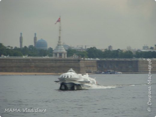 Петропавловская крепость со стороны Невы. (фото 7)