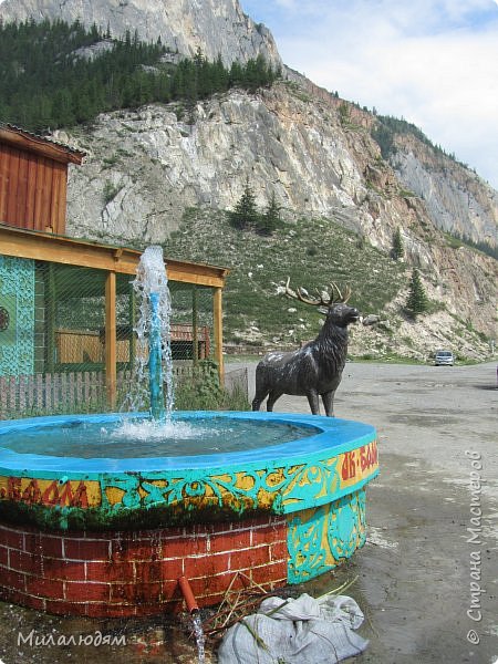 Здесь все останавливаются попить чистой воды, умыться и набрать воду в дорогу. И мы не исключение. (фото 109)