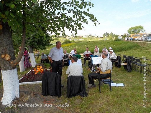 Музыкальный оркестр готовится сыграть  воинам прощальный  марш.  (фото 6)