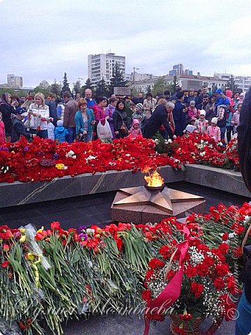 Доброго дня, СМ!!! Поздравляю всех с днем Победы!!!!!Ура!!!! Будем вечно помнить и чтить подвиг наших дедов и бабушек))  (фото 1)