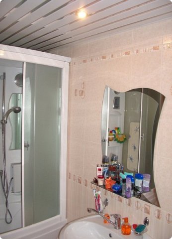 Потолок почти не видно, но поверьте мне, и здесь много лампочек))))) (фото 40)