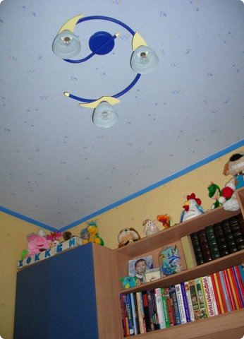 Так как у меня одни мальчики, понятное дело, что детская комната в синих тонах) (фото 35)