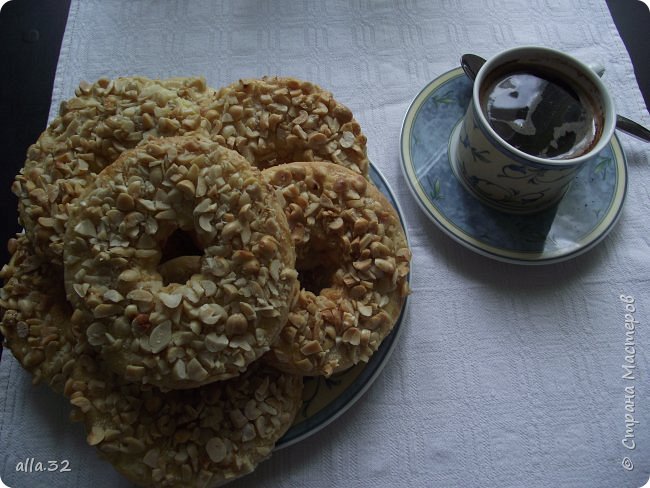 Ещё посыпаю маком.Семья с маком любит даже больше.А я люблю с арахисом. (фото 3)