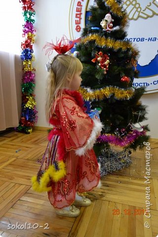 и еще вид с боку...
и к этому наряду тоже шились туфельки.... (фото 15)