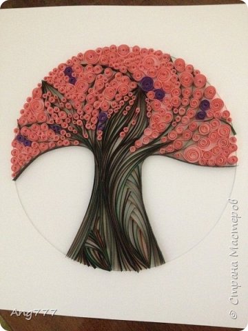 Делала по МК http://squzy.com/blog/quilling/261_konkurs-1-master-klass-po-konturnomu-kvillingu-cvetuschee-derevo.html
Вот, что получилось у меня :) (фото 1)