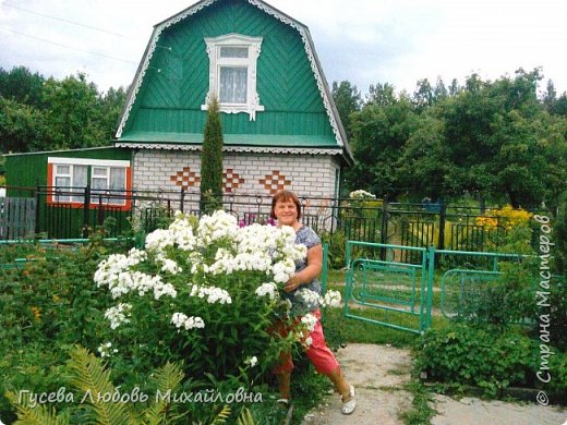 Здравствуйте мои дорогие друзья,ну правда так хочется снова в лето ,это я у себя на даче вот на этом фото моя дача напротив я у соседей сфоткаоась  (фото 1)