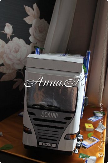  Фура SCANIA  из  конфет . . (фото 5)