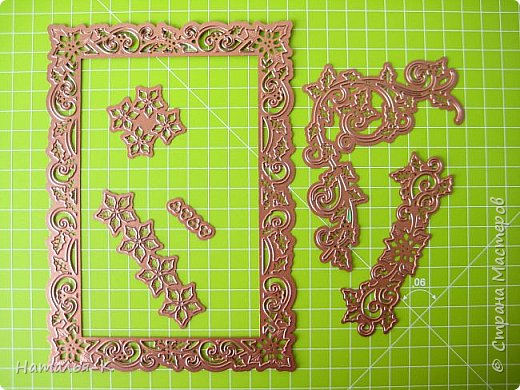 Шаблон - нож из 6-ти частей  называется   Spellbinders Stanzschablone Holly Frame Weihnachtsstern S6-040
Открытка   https://podjem-tal.ru/node/988621 (фото 10)