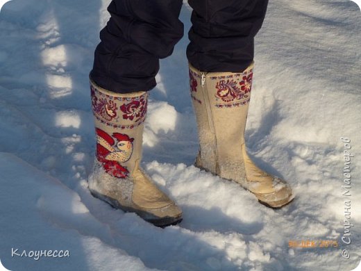 Сегодня как раз выдался денек солнечный,да и мы ездили дачу проведать,вот и устроили валенкам "фотосессию" в реальных условиях! (фото 5)