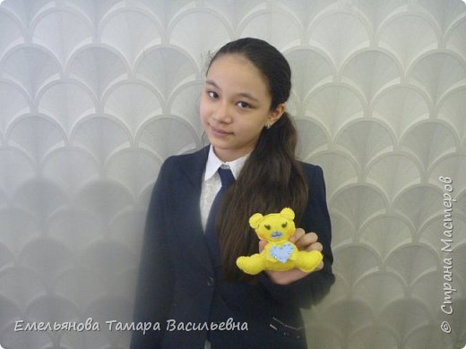 Хакиева Рашида, ученица 5 "Б" класса, 11 лет сшила медвежонка с сердечком в стразах (фото 12)