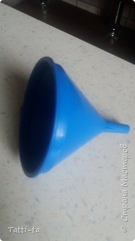 И засыпаем его в наше бутылки при помощи вот такой воронки))))) (фото 11)