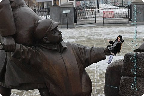 Соня - "Отпустите меня пожалуйста. Я никак не могу с вами поехать. Мой дом здесь." (фото 5)